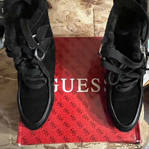 Suede Guess Boots - Picture 4 of 4